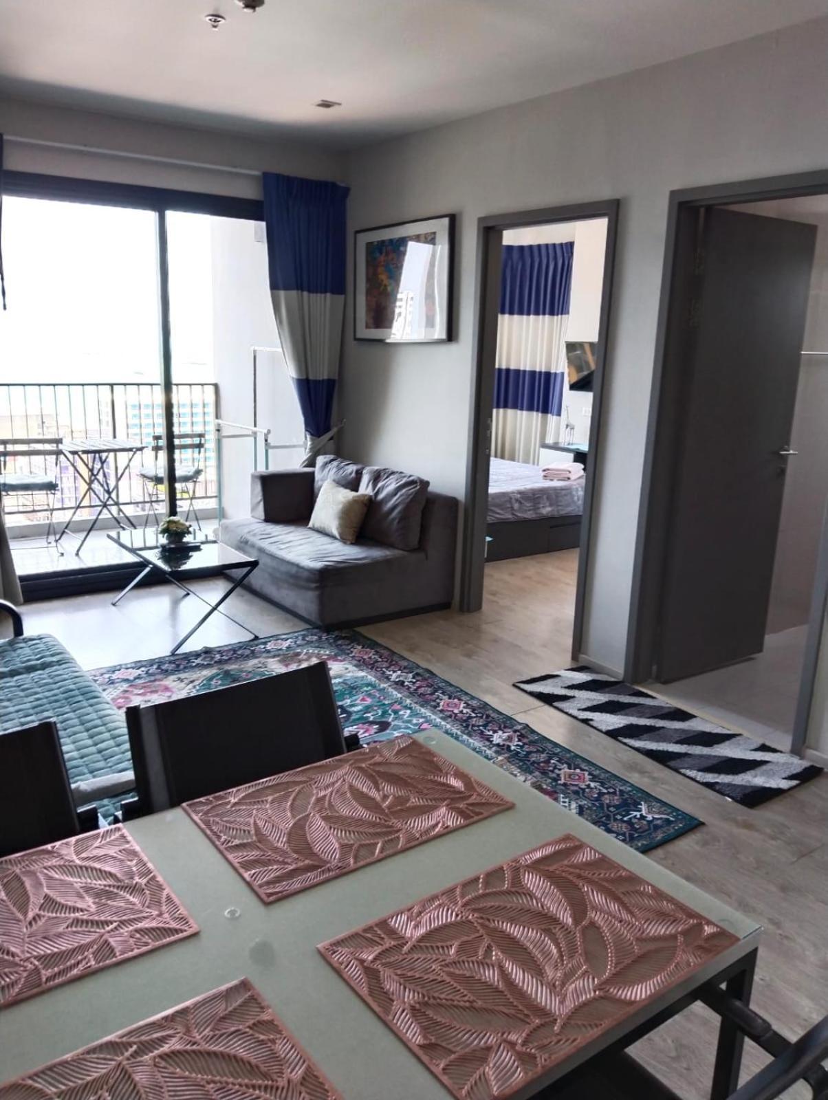 The Base Deluxe Lägenhet Pattaya Exteriör bild