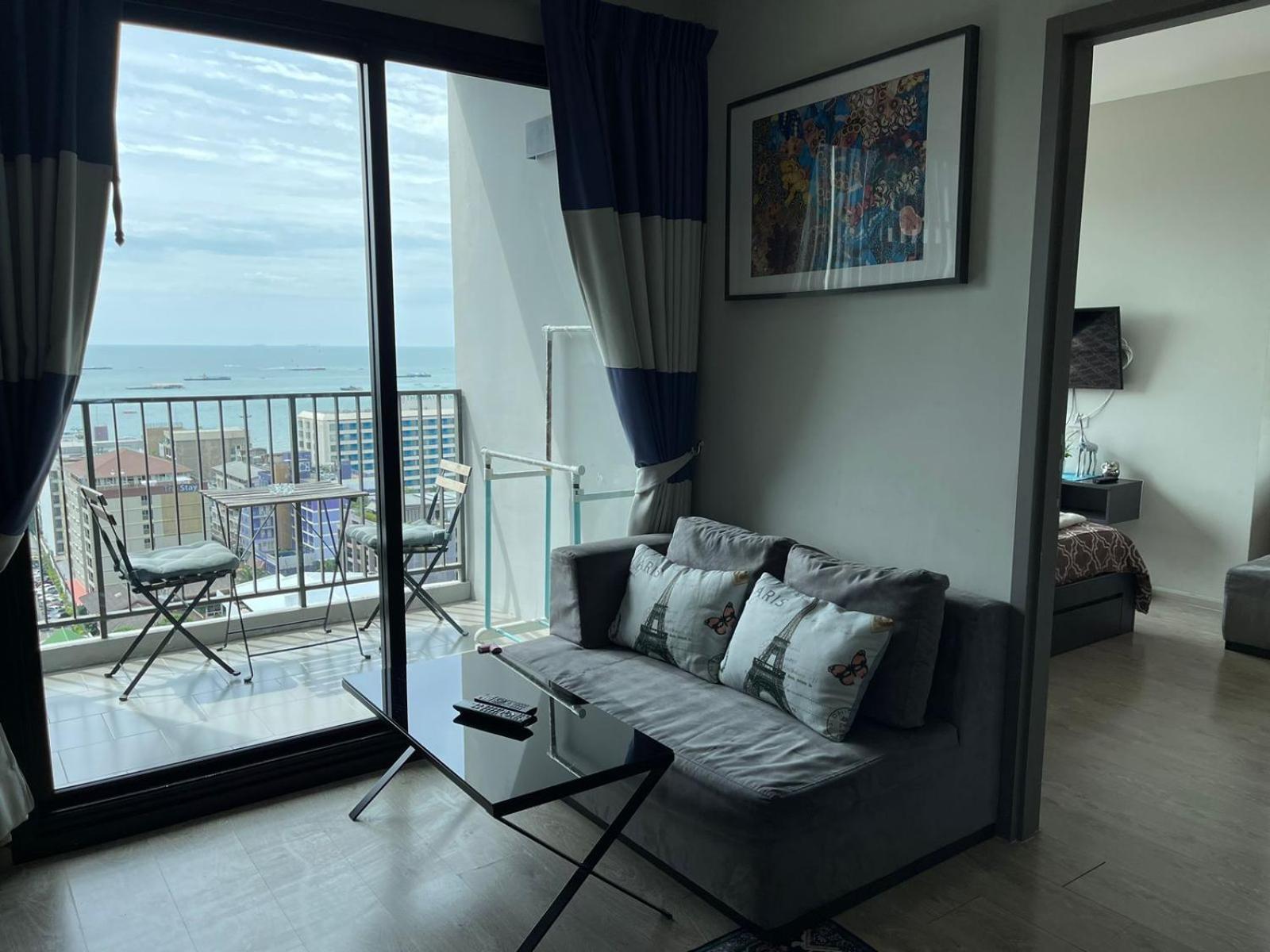 The Base Deluxe Lägenhet Pattaya Exteriör bild