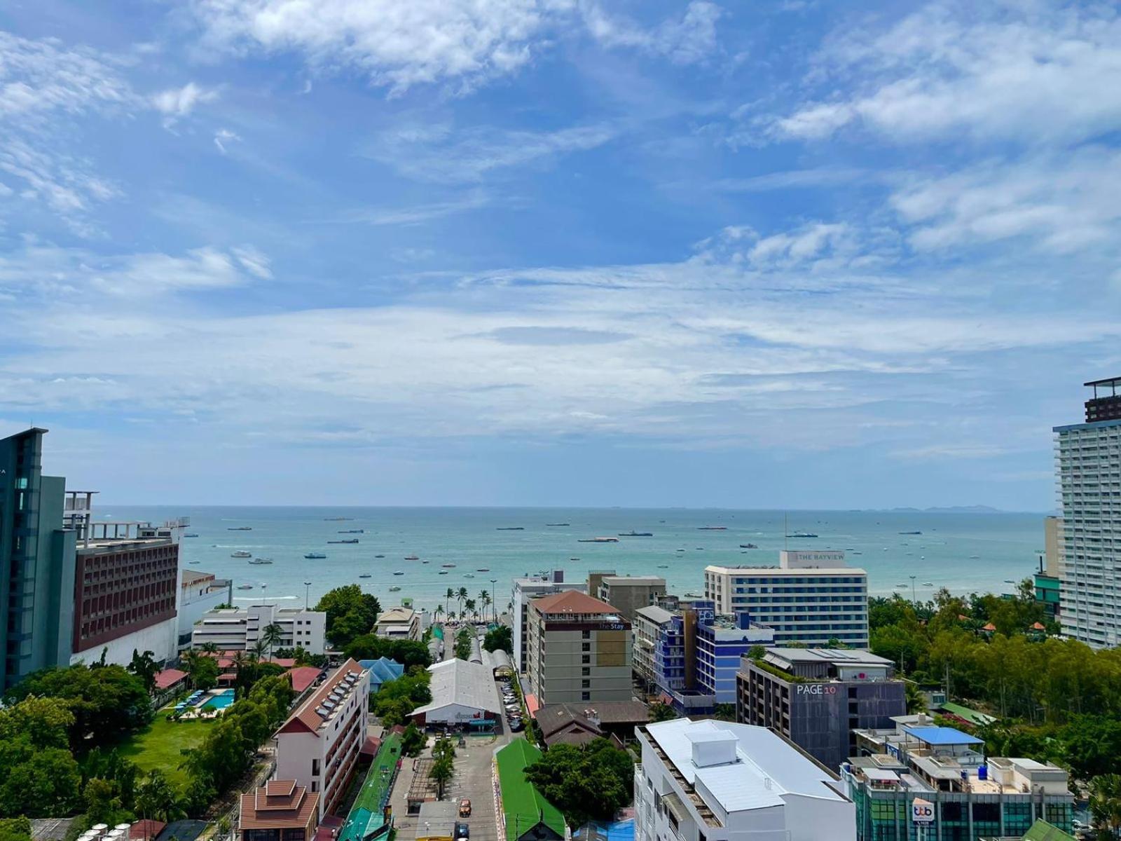 The Base Deluxe Lägenhet Pattaya Exteriör bild