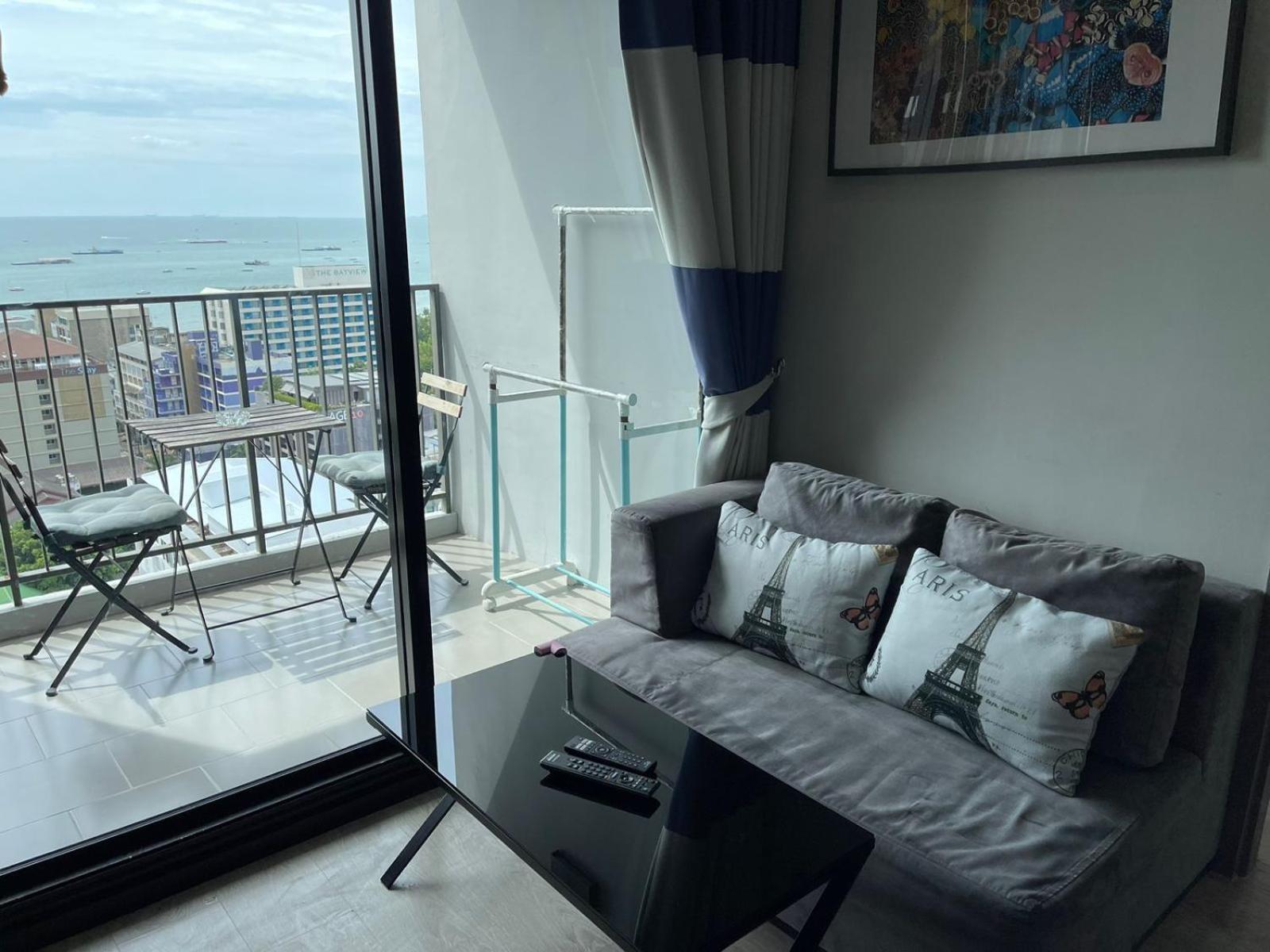 The Base Deluxe Lägenhet Pattaya Exteriör bild
