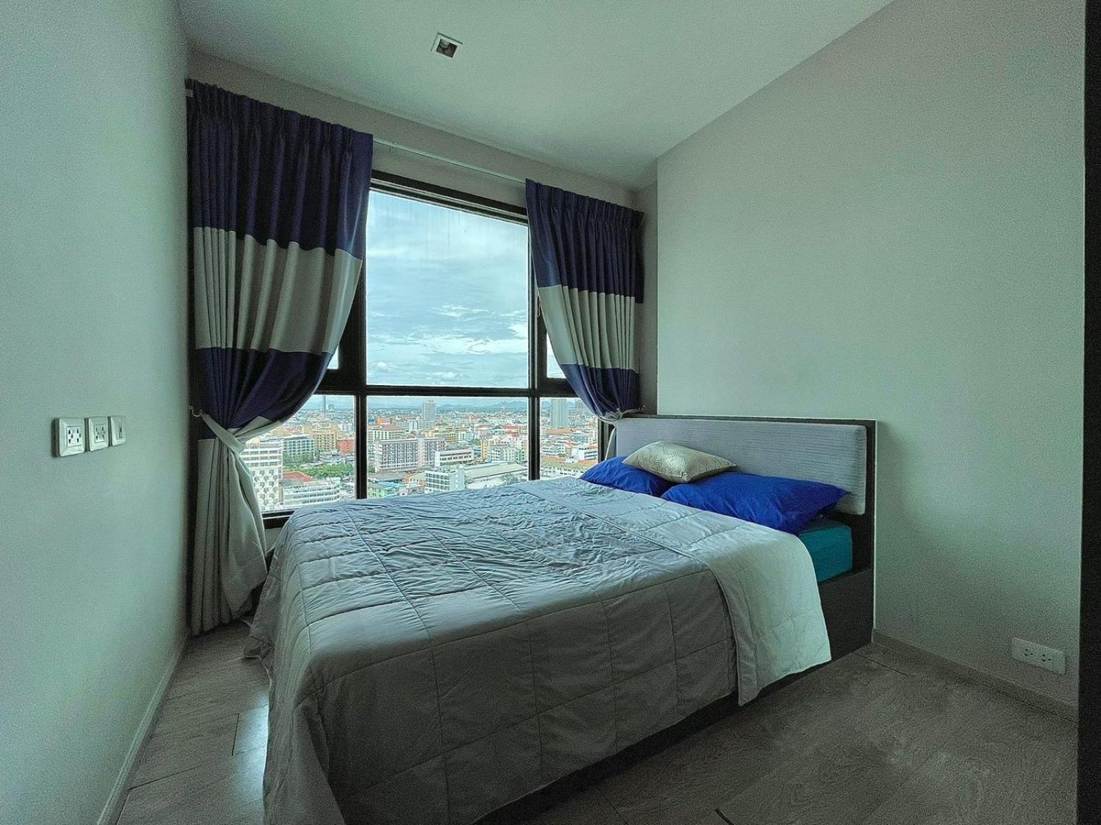 The Base Deluxe Lägenhet Pattaya Exteriör bild