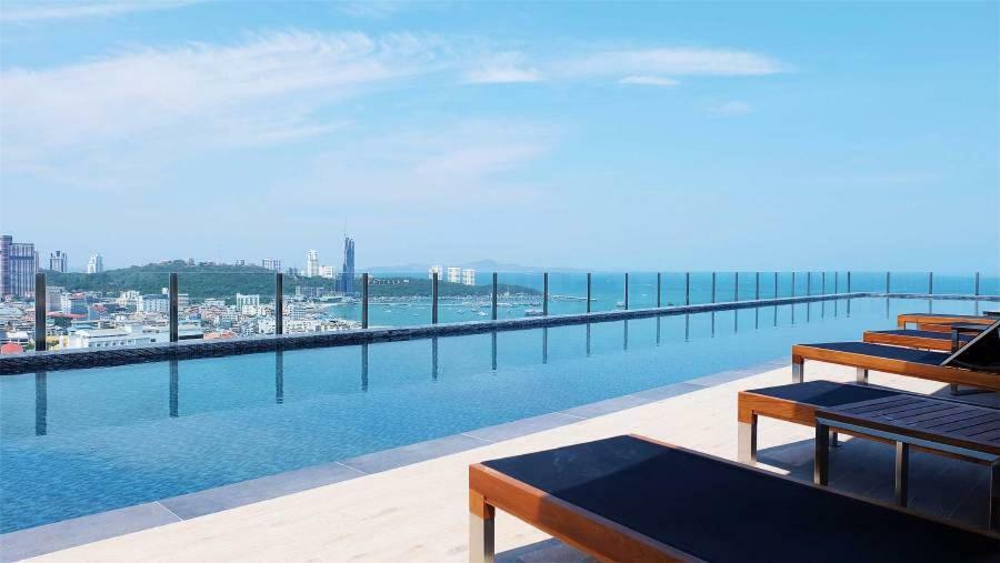 The Base Deluxe Lägenhet Pattaya Exteriör bild