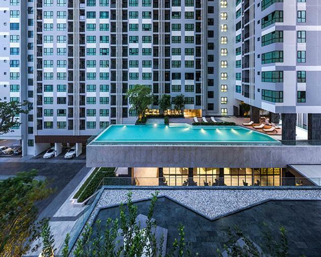 The Base Deluxe Lägenhet Pattaya Exteriör bild
