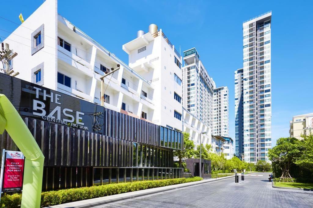 The Base Deluxe Lägenhet Pattaya Exteriör bild