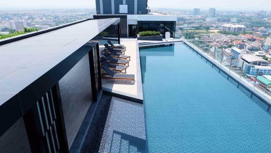 The Base Deluxe Lägenhet Pattaya Exteriör bild